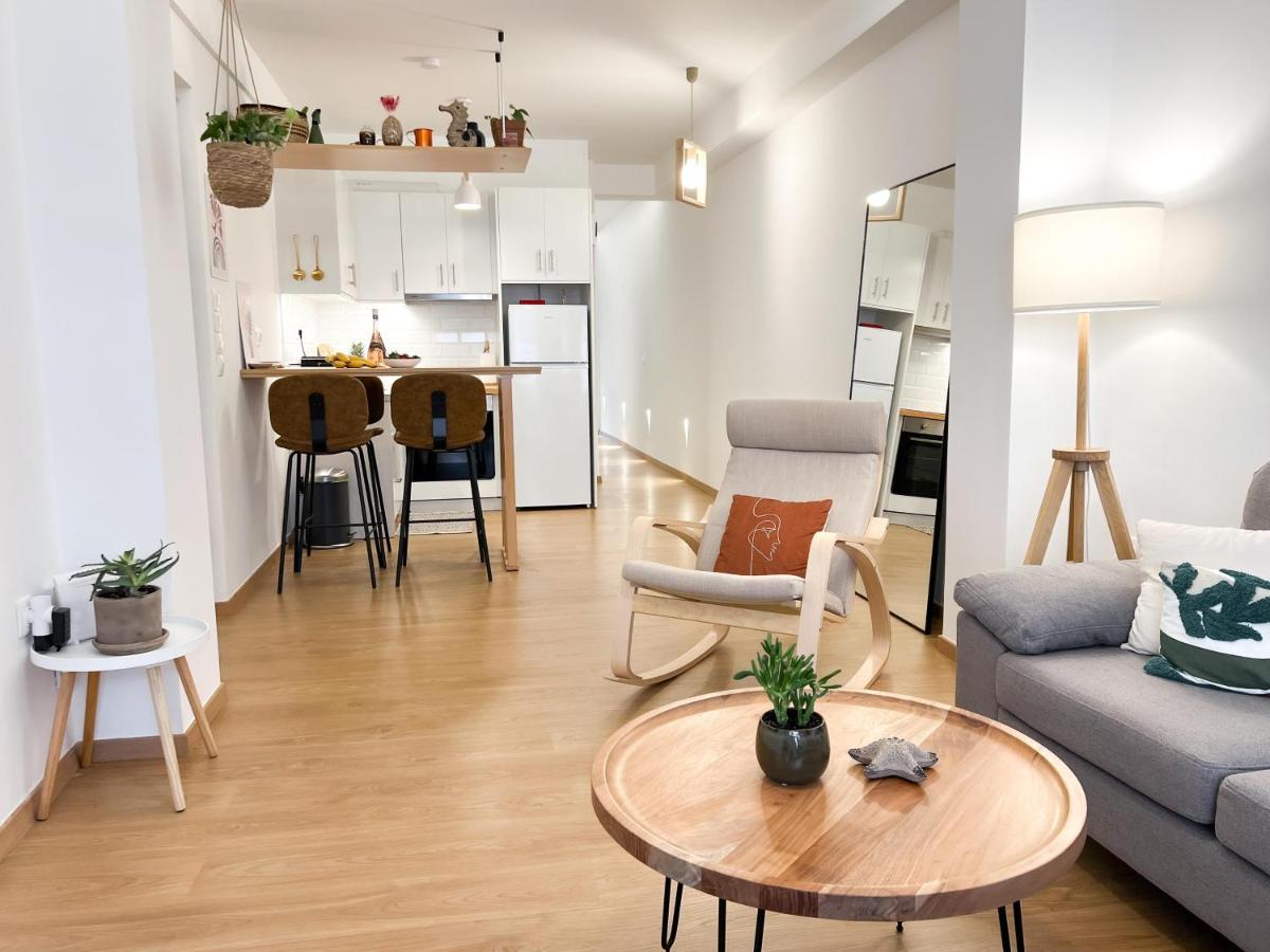 Comfy 2 Bdr Apt In Petralona - Next To Metro Атина Екстериор снимка