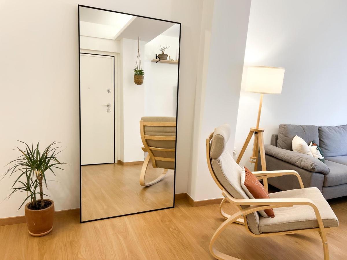 Comfy 2 Bdr Apt In Petralona - Next To Metro Атина Екстериор снимка