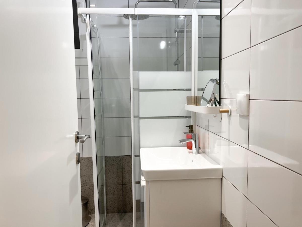 Comfy 2 Bdr Apt In Petralona - Next To Metro Атина Екстериор снимка